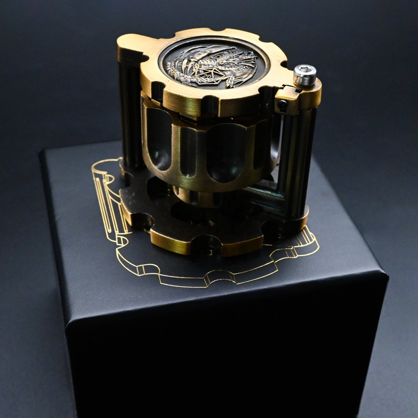 Hexkammer | Antikes Gold | Kugelwürfel-Set mit rotierendem Revolverkoffer