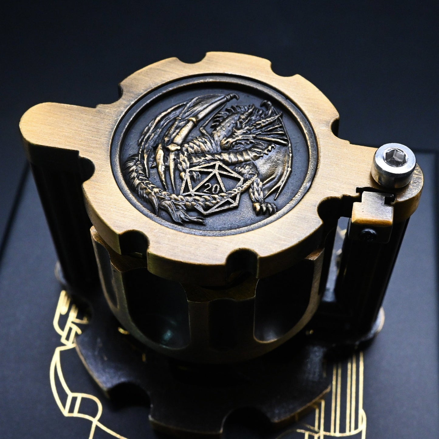 Hexkammer | Antikes Gold | Kugelwürfel-Set mit rotierendem Revolverkoffer