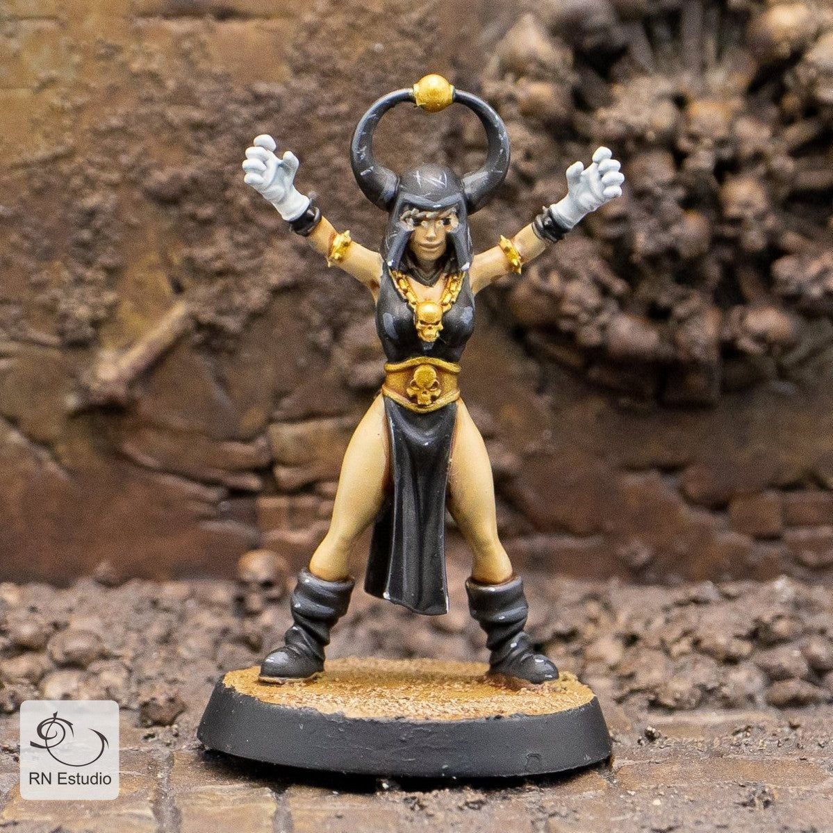 Fantasy Dark Sorceress Female Miniature - We Print Miniatures -RN Estudio