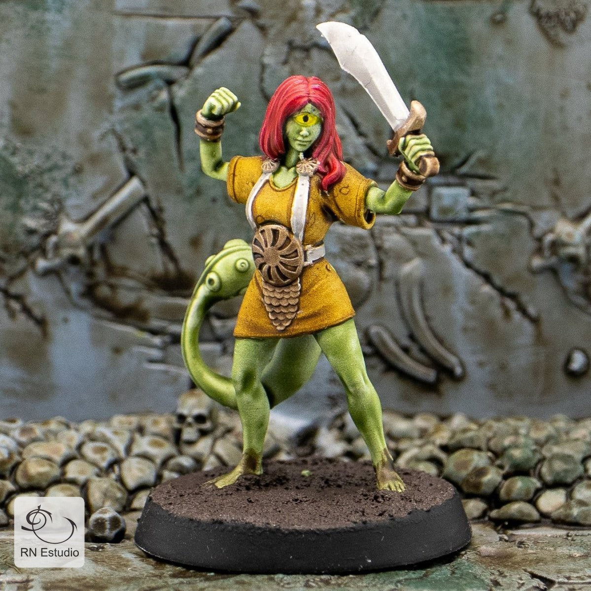 Monstery Female Fimir 2 Miniature - We Print Miniatures -RN Estudio