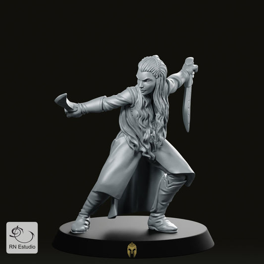 Aurielle With Daggers Miniature - We Print Miniatures