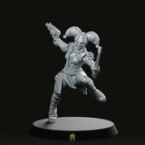 Caraval Female Chain Sword And Stub Gun Miniature - We Print Miniatures