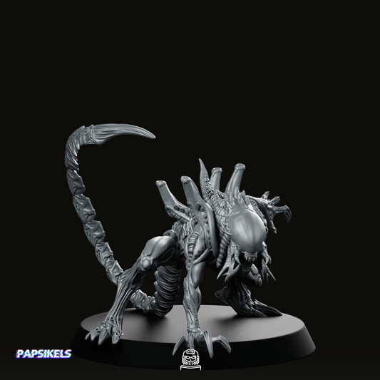 Gigerian Skull Hunter Hybrid F Miniature - Papsikels Miniatures - We Print Miniatures