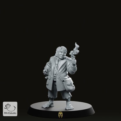 Halfling Rosco Goodsong Miniature - RN Estudio - We Print Miniatures