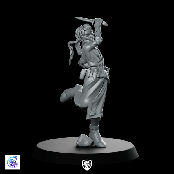 Preparing Slash Miniature Dynamic Dagger Rogue Fighter - CastNPlay - We Print Miniatures