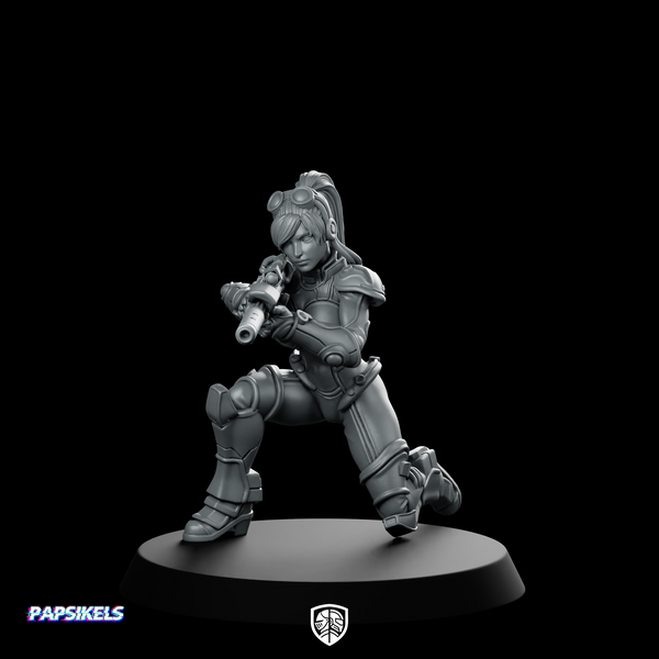 Female Human Covert Operative Agent 5 Miniature