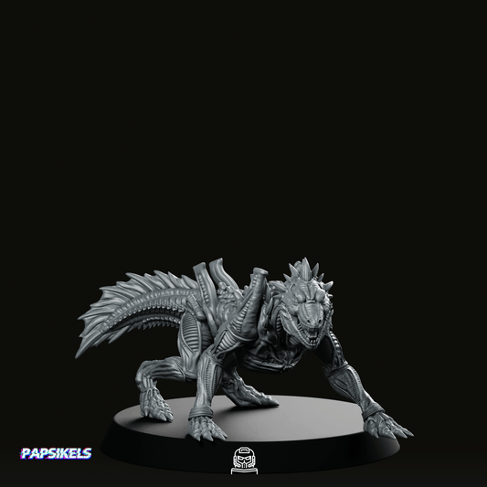 Reptilelike Xenomorph Natural Predator 1 Miniature - Papsikels Miniatures - We Print Miniatures