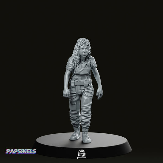 Scared Young Scavenger Miniature - Papsikels Miniatures - We Print Miniatures