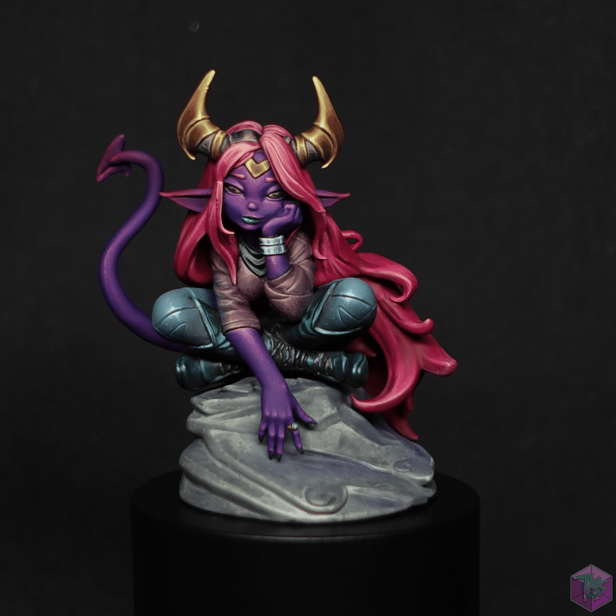 Tiefling Female Miniatures - Female Miniatures - We Print Miniatures