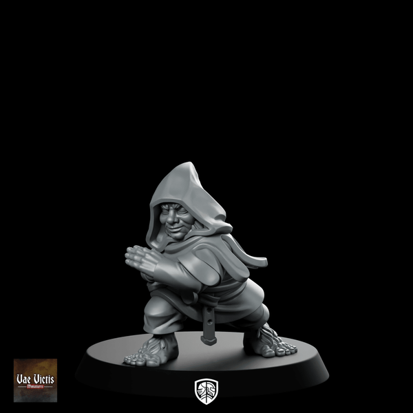 Vvm Jan 26 Halfling Thief Miniature Hooded - Vae Victis - We Print Miniatures