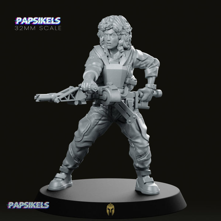 Aliens Lannie with AutoGun Miniature Sci-Fi Heroine