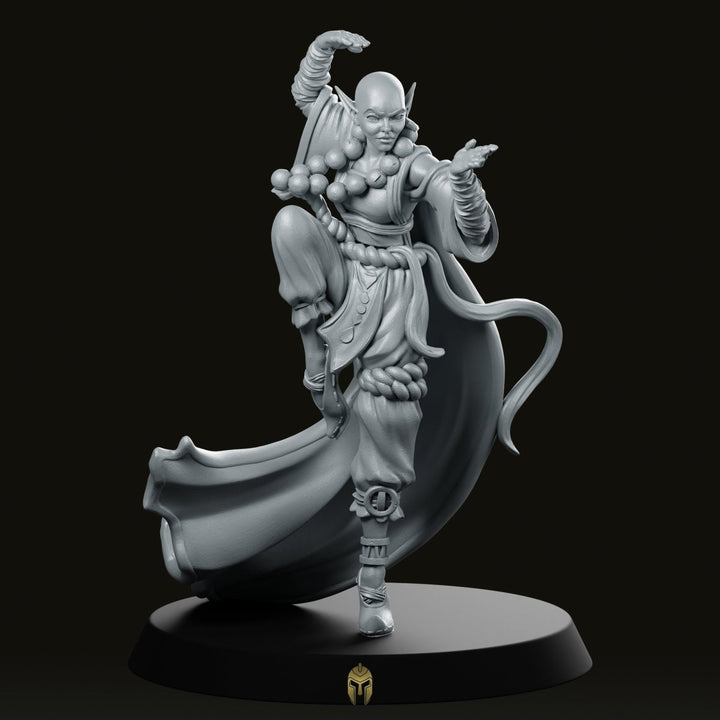 Miniatura fantasy Elvish Monk 1, monaco elfo in salto dinamico