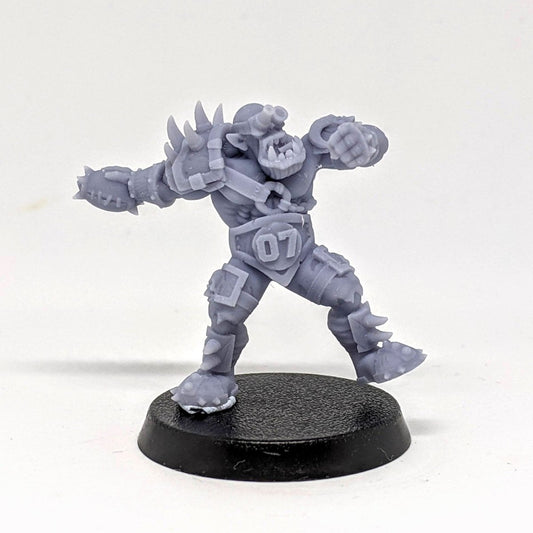 Orc Thrower Miniature - We Print Miniatures -RN Estudio