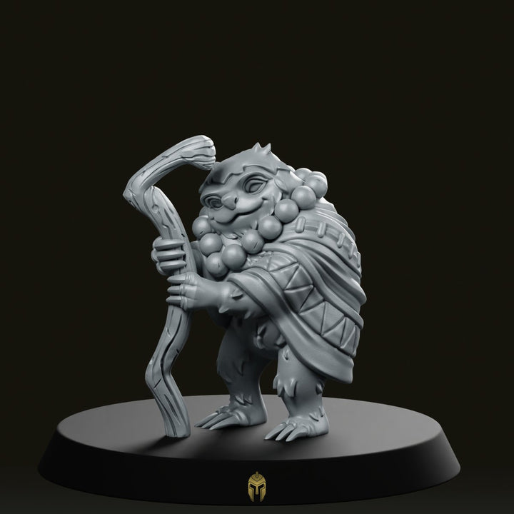 Sloo Shaman B Miniatura de Perezoso, Compañero Místico con Bastón