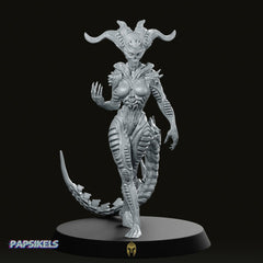 Xeno Temptress Female Alien Miniature - We Print Miniatures -Papsikels Miniatures