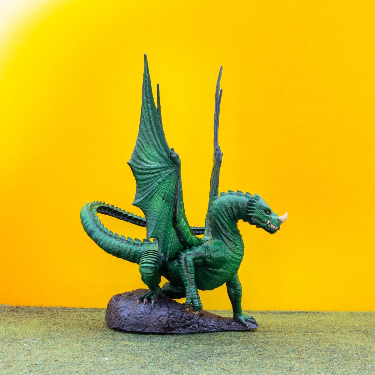 https://weprintminiatures.com/cdn/shop/products/young-green-dragon-miniature-rn-estudio-239653.jpg?v=1703449312